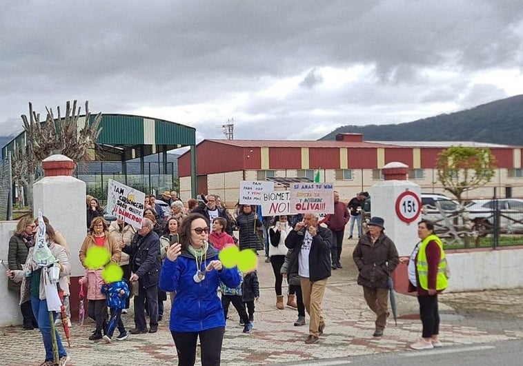 Vecinos de Oliva de Plasencia muestran su rechazo a la planta de biometano